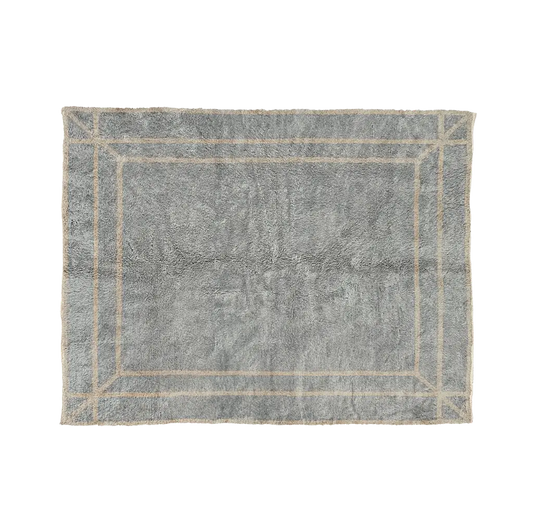INAYA light gray Beni Mrirt rug with a cream double-line border, hand-knotted in M’rirt from Moroccan wool